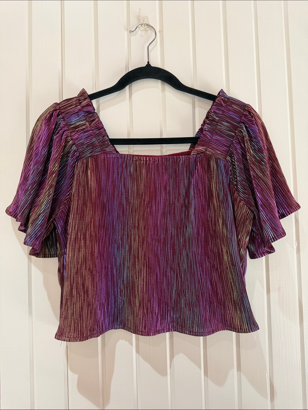 QUEEN OF SPARKLES Iridescent Purple Pleated Square-Neck Flutter Top
